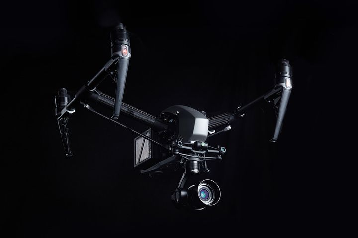 Cámara DJI Zenmuse X5S en drone Inspire 2 Cámara DJI Zenmuse X5S en drone Inspire 2