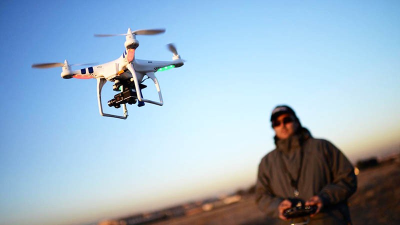 Cómo volar un drone: guía práctica para principiantes